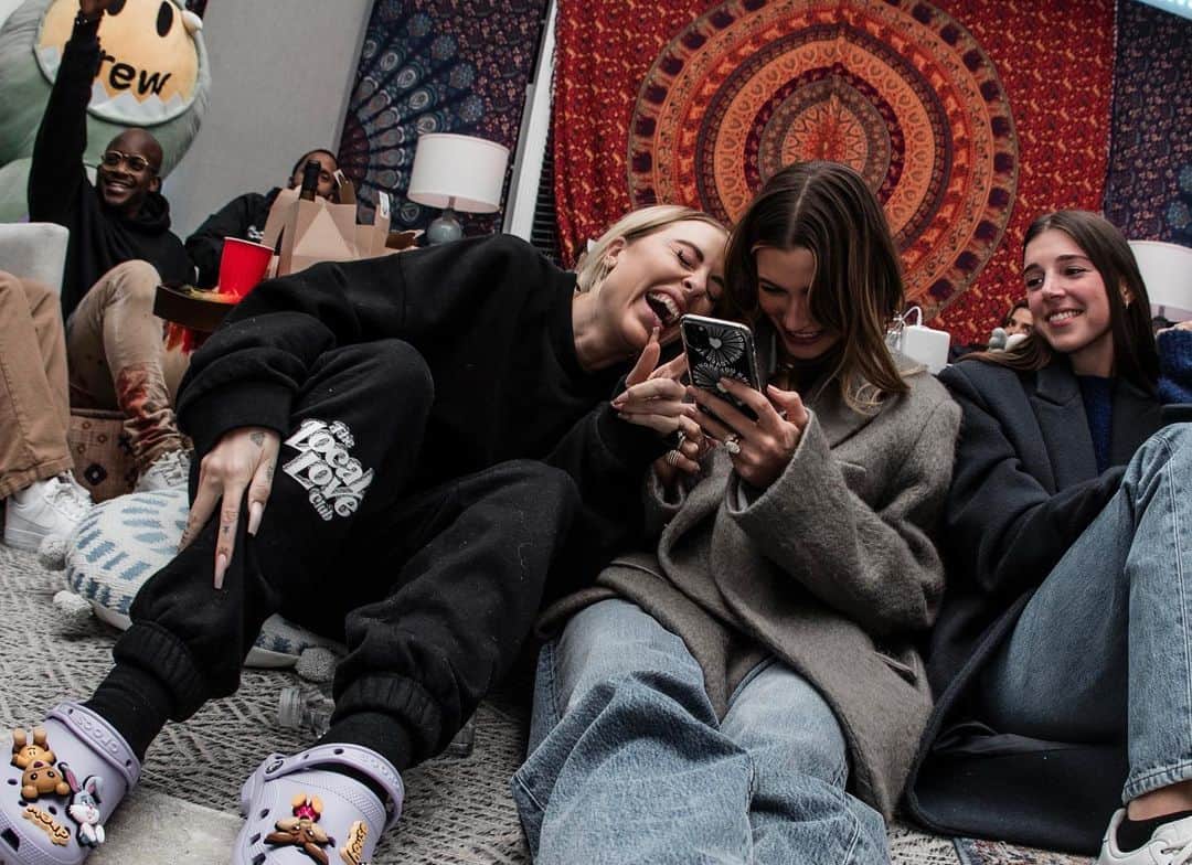 ジャスティン・ビーバーのインスタグラム：「Creating Atmospheres like this give me so much joy. LOVE YOU GUYS!!  📷: @rorykramer」
