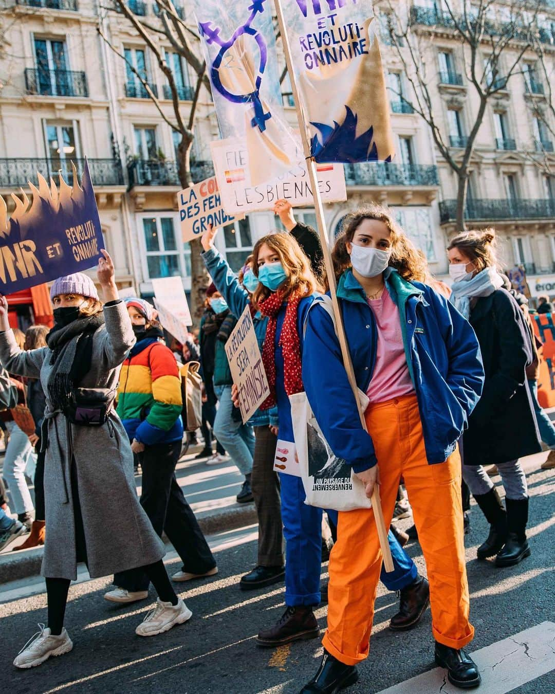 Vogueさんのインスタグラム写真 - (VogueInstagram)「International Women's Day was celebrated around the world on Monday, March 8, and in Paris, the occasion was marked with a march protesting sexism and sexual violence. As #WomensHistoryMonth continues tap the link in our bio to see how this celebration of women brought about an "overwhelming sense of unity." Photographed by @styledumonde」3月14日 7時44分 - voguemagazine