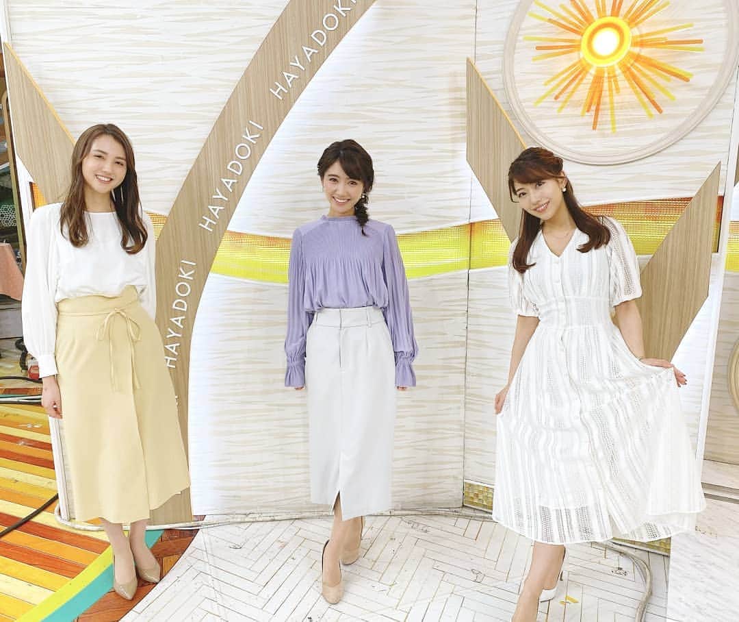 TBS「はやドキ！」のインスタグラム：「衣装が春めいてきました🌸﻿ ﻿ ﻿ 髪型もこの日は珍しくそれぞれ違いました👱‍♀️﻿ 私はハーフアップばかりなのですが、来週はどんな髪型にしようかな‥？♪﻿ ﻿ ﻿ 小野寺﻿ ﻿ #衣装﻿ #ootd﻿ #山形純菜﻿ #小野寺結衣﻿ #アナウンサー﻿ #久保井朝美﻿ #気象予報士﻿ #はやドキ﻿ #tbs﻿」