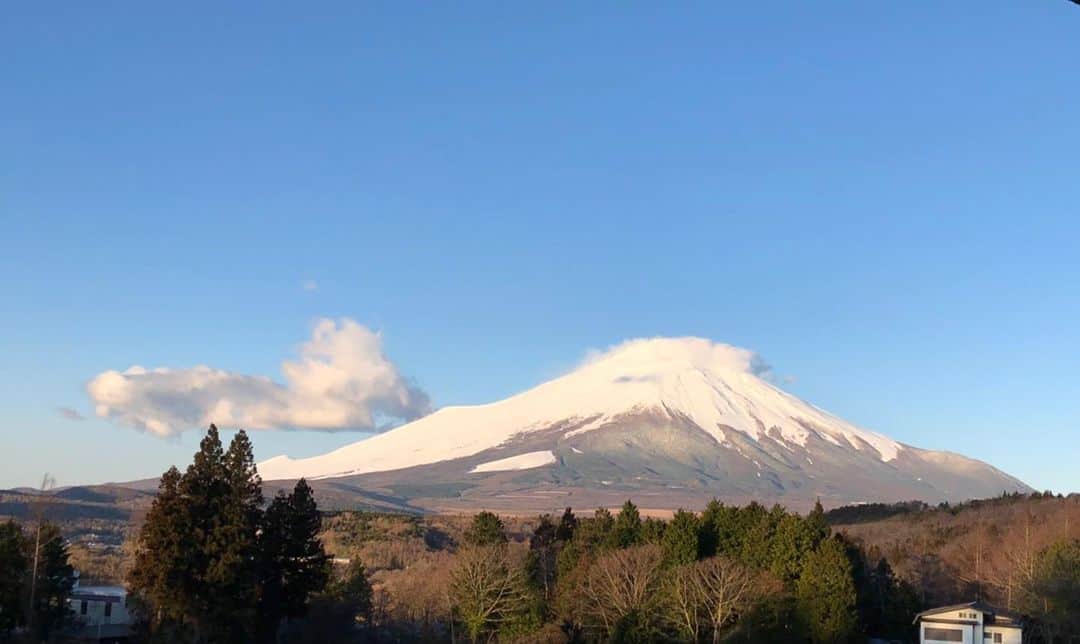 渡辺裕之さんのインスタグラム写真 - (渡辺裕之Instagram)「今朝の富士山 #霊峰富士 #東日本大震災を忘れない  #コロナウイルスが早く終息しますように  #祈り #感謝 #合掌」3月14日 9時45分 - hiroyuki6267