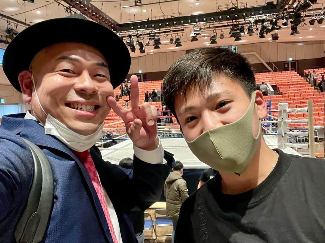 グッティーのインスタグラム：「ㅤ ㅤ 「森且貴くんと、ナイスセルフィー！！8戦8勝、日本タイトル獲得まであと少しだ！！ああ楽しみ楽しみ！！」 ㅤ #森且貴 選手 #大橋ボクシングジム #ナイスセルフィー #グッティー写真」