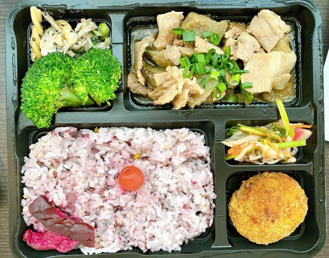 のインスタグラム：「撮影飯」