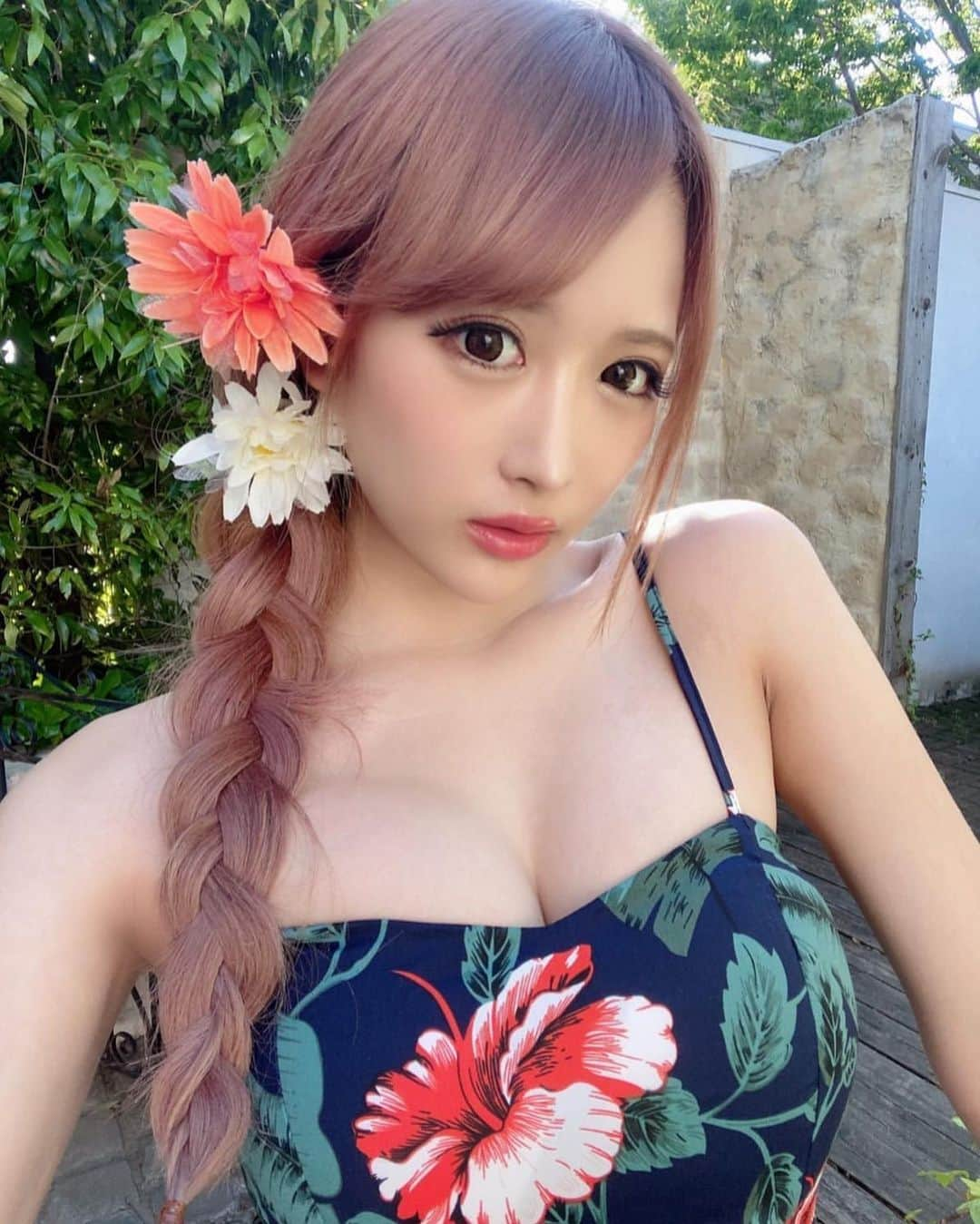 美女美容事情さんのインスタグラム写真 - (美女美容事情Instagram)「《ハワイ風な人魚姫🧜‍♀️🍹🍍》 *⁠⠀⁠⠀⁠⠀⁠⠀ リポストを使って、素敵な写真📷✨を投稿されてる方を紹介させて頂く⠀⠀⠀⁠⠀⁠⠀⁠⠀⁠⠀ 【💄美女美容事情💅】のコーナーです✨⁠⠀⁠⠀⁠⠀⁠⠀ *⠀⠀⠀⠀⠀⠀⁠⠀⁠⠀⁠⠀⁠⠀ いいねやコメント、フォローして応援してね❤︎🥰🎶⁣⁠⠀⁠⠀⁠⠀⁠⠀ *⠀⠀⠀⠀⠀⠀⁠⠀⁠⠀⁠⠀⁠⠀ 今回ご紹介させて頂きますのは❤︎⁠⠀⁠⠀⁠⠀⁠⠀ 伊藤桃々さん< @__peachstagram__ >の素敵なお写真📸⁠⠀⁠⠀⁠⠀⁠⠀ *⁠⠀⁠⠀⁠⠀⁠⠀ ギャルのカリスマ☆伊藤桃々さんのビキニ姿💖🐠 アロハ柄の衣装が似合っていて可愛すぎます🥰 まるで実写のアリエルのようです🧜‍♀️🏝 *⠀⁠⠀⁠⠀⁠⠀⁠⠀ 伊藤桃々さんのアカウントには他にも素晴らしい投稿が沢山ありますので是非覗いてみてくださいね💁‍♀️💙⁠⠀⁠⠀⁠⠀⁠⠀ *⠀⁠⠀⁠⠀⁠⠀⁠⠀ 伊藤桃々さん< @__peachstagram__ > ⠀⁠⠀⁠⠀⁠⠀ 素敵な投稿ありがとうございました☺️📸✨⠀⠀⠀⁠⠀⁠⠀⁠⠀ △▼△▼△▼△▼△▼△▼△▼△▼△▼ ⁠⠀⁠⠀⁠⠀ ❤🧡💛「美女美容事情」💚💙💜⠀⠀⠀⠀⠀⠀⠀⠀⠀⠀⠀⠀⠀⠀⁠⠀⁠⠀⁠⠀⁠⠀⁠⠀ 👇掲載ご希望の方は👇⠀⠀⠀⠀⠀⠀⠀⠀⠀⠀⠀⠀⠀⠀⠀⁠⠀⁠⠀⁠⠀⁠⠀⁠⠀ @b_b_j.jタグ付けと🖤 # ビジョビ ⁠⠀ 🖤タグ付けお願いします✨⠀⠀⠀⠀⠀⠀⠀⠀⠀⠀⠀⠀⠀⠀⠀⁠⠀⁠⠀⁠⠀⁠⠀⁠⠀ △▼△▼△▼△▼△▼△▼△▼△▼△▼ ⁠⠀⁠ #ギャル#白ギャル#ギャルメイク#ギャルコーデ #ハワイアン#アロハ#アロハコーデ#ハワイ風コーデ #伊藤桃々#eggモデル#カリスマギャル#かわいい」3月14日 17時03分 - b_b_j.j