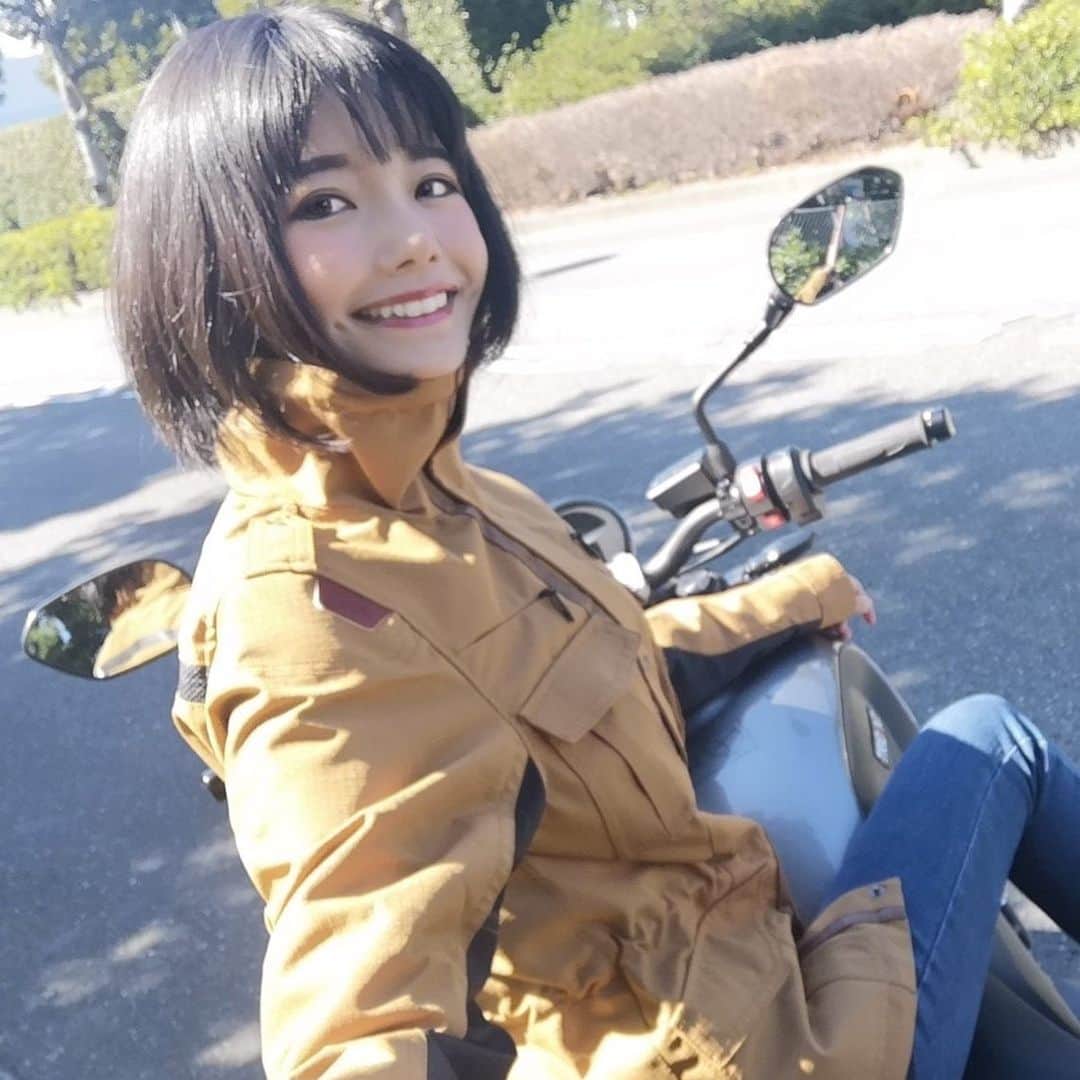 美環のインスタグラム：「motocotoの表紙についてーーっ！🥳 単車倶楽部5月号、モトモト5月号、ダートスポーツ6月号の付録にもなるんだって🙆💃🎊 全部で4種類(*´艸｀*)わおっ！ 全国各地の教習所とか量販店でもGETできるので、集めてみてねーっ😼✨」