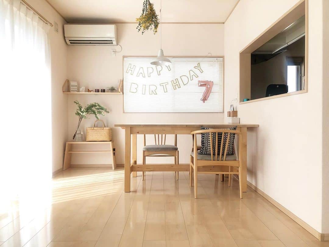 yuriのインスタグラム：「お誕生日おめでとう🎈 あっという間に大きくなって、あっという間に大人になるんだなぁ。 早く大きくなってくれーって思ってたけど、今はまだもう少しそのままでいてほしいと思ってしまう。 複雑です。笑」