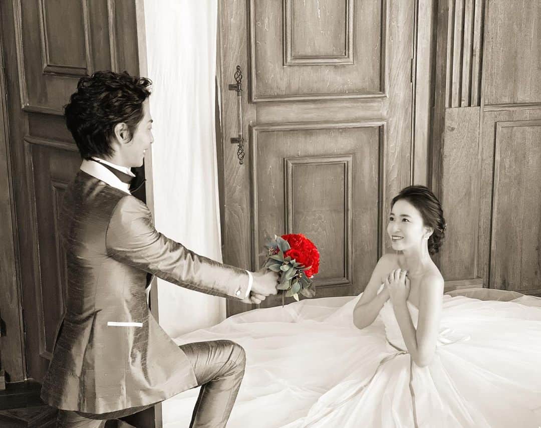 岩間恵のインスタグラム：「Happy White Day 🤍🌹」