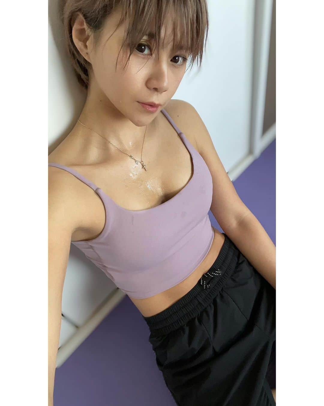 HARUKAさんのインスタグラム写真 - (HARUKAInstagram)「各45〜60秒 (リカバー10秒） セット間は1分程度の休憩👌  セット数は自分のレベルに合わせて😊 私は60秒5種✖️4SET😊  #宅トレ #家トレ #トレーニング女子 #トレーニング #体幹トレーニング #腹筋 #お腹痩せ #引き締め #ボディメイク #ダイエット #ワークアウト #筋トレ #お腹痩せ #二の腕痩せ #くびれ #美容 #筋肉 #運動 #自重トレーニング #パーソナルトレーニング #hiitトレーニング #hiit  #hiitworkout #training #workout #fitness #fitnessgirl #fitnessmotivation #fitnesslifestyle #fitnesslife #fitnessphysique」3月14日 18時19分 - haruka_o8o4