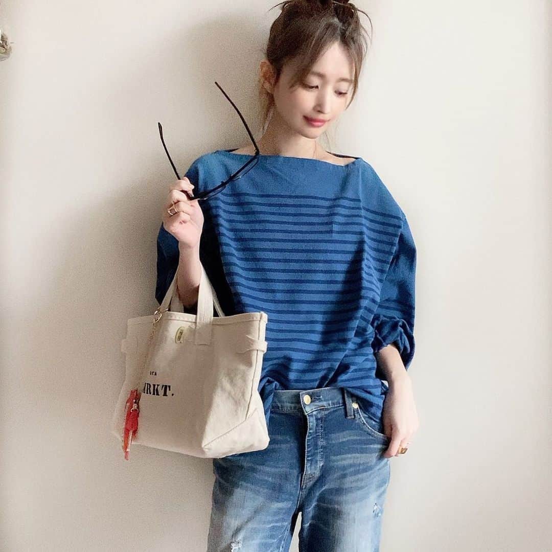 *✭ᏋണᎥ✭*のインスタグラム：「ㅤㅤㅤㅤㅤㅤㅤㅤ ボーダーらぶ☺︎ ㅤㅤㅤㅤㅤㅤㅤㅤ 最近暖かくなってきたから 着圧は @premiumslimskinnyleggings_lme  をよく履いてます♡ ㅤㅤㅤㅤㅤㅤㅤㅤ 1番いいなーと思うところは 柄がなくてそのままレギンスとして履けるところ♡ ㅤㅤㅤㅤㅤㅤㅤㅤ それでもしっかりと引き締めてくれるんだ！ ㅤㅤㅤㅤㅤㅤㅤㅤ 詳細ストーリーに貼ります☺︎ ㅤㅤㅤㅤㅤㅤㅤㅤ ㅤㅤㅤㅤㅤㅤㅤㅤ  #166cmコーデ#高身長コーデ#大人カジュアル#大人コーデ#partegram #locari#キャップ女子 #細見え#着圧レギンス#プレミアムスリムスキニーレギンス」