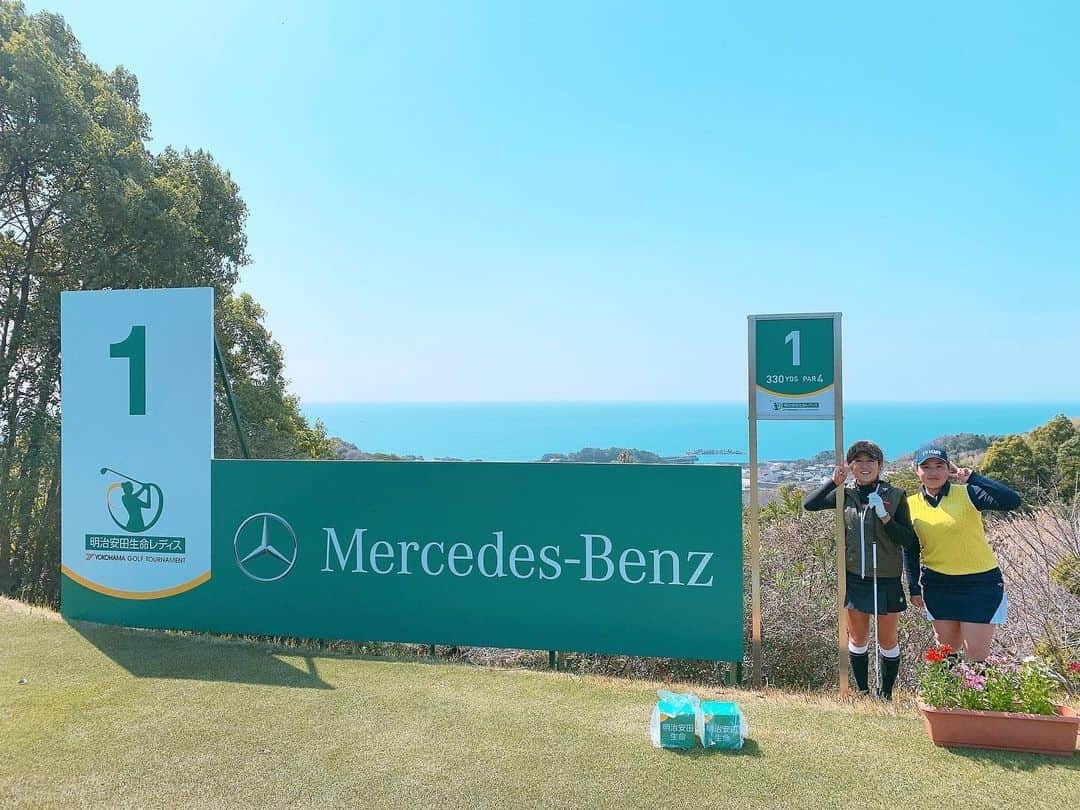 藤本麻子のインスタグラム：「⛳️ 明治安田生命レディス ヨコハマタイヤゴルフトーナメント🏌🏻‍♀️ . 50年ぶりの３位Ｔ、フィニッシュ🤣👍🏻 . . . #三愛石油#Obbli #PRGR#マツモトキヨシ#肉のふきあげ雅#瀬尾デンタル#v12golf#Nike#タイトリスト」