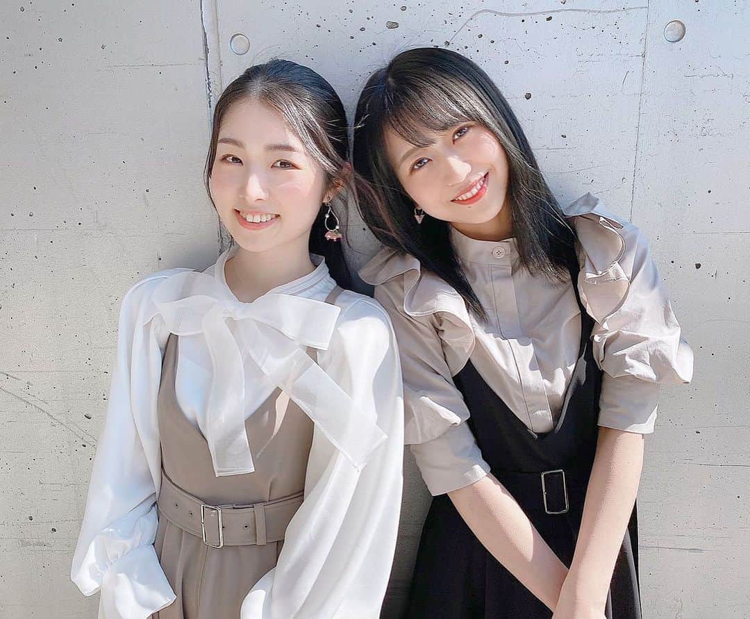のインスタグラム：「. @saho_iwatate104 とお揃いのジャンスカ🥰 可愛い〜！！！ 今日は天気が良かったですね☺︎ １日お疲れさまでした！  @snidel_official  #私服 #なんコーデ #お揃い #ジャンスカ」