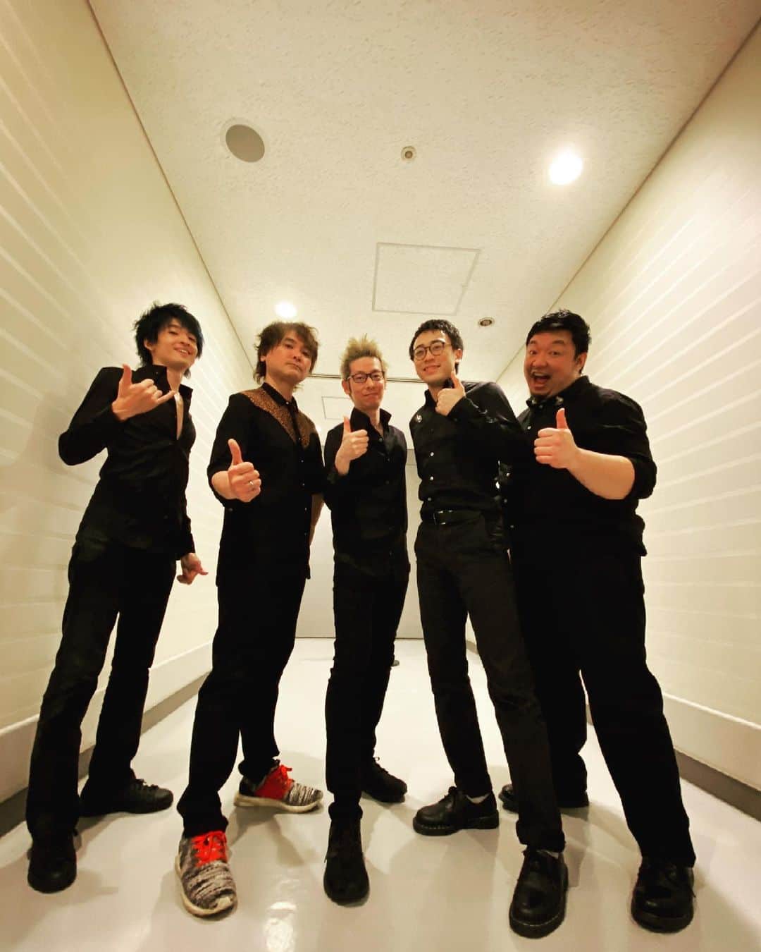 坂東慧のインスタグラム：「KADODE FES 2021 にてLittle Glee Monsterサポートでした！むちゃ楽しかった！#littlegleemonster #リトグリ #いーよね」