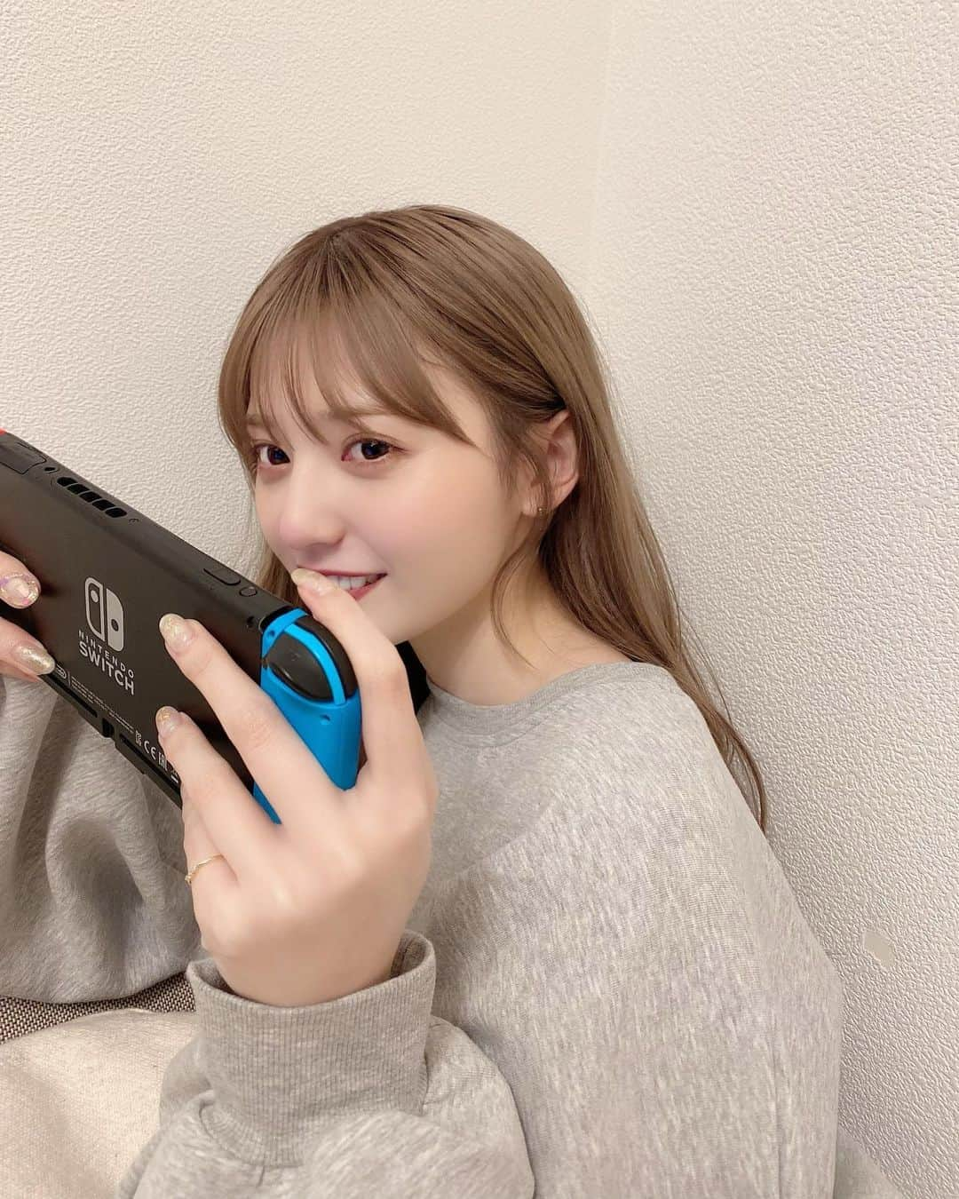 吉井美優さんのインスタグラム写真 - (吉井美優Instagram)「😴 🎮」3月14日 20時29分 - miyu_yoshii32