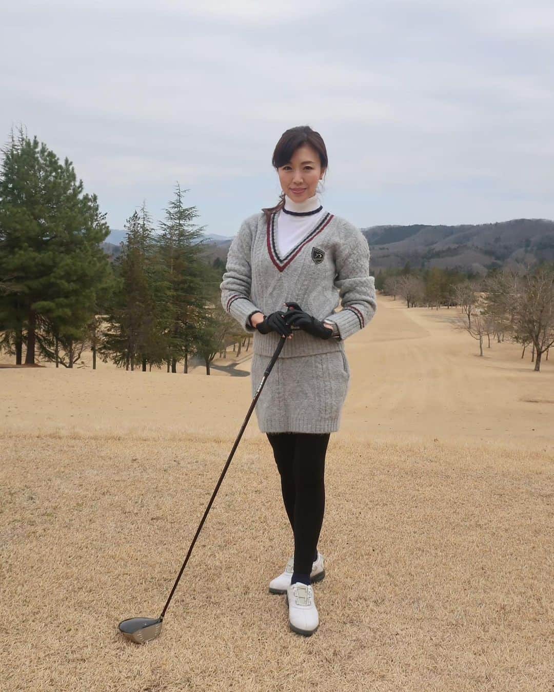 ImotoEtsuyo さんのインスタグラム写真 - (ImotoEtsuyo Instagram)「#golf  少し前に行ったゴルフ。 ・  ・ この日は 寒い日でしたので 着膨れしていて コロコロしてます^^;  ・ #golf  #golfstagram  #golfswing  #ゴルフ女子  #ゴルフ  #ドライバー  #ドライバーショット  #寒い」3月14日 20時39分 - bisuhada