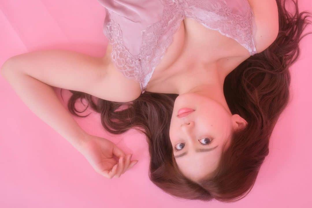 のインスタグラム：「𓆸  ごろーん𓂃𓇳  #PGブラ #ナイトブラ #バストケア #photography #作品撮り #被写体 #被写体モデル #インスタグラビア  #撮影 #グラビア #モデル #l4l  #ビジョビ @b_b_j.j @bijo_tv_ @bijyo_beach @_bijo.gram_」