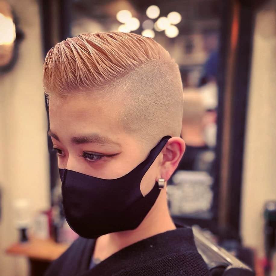 DRESSKINさんのインスタグラム写真 - (DRESSKINInstagram)「@mr.brothers_cutclub 中目黒店の @da_funa096 さんのスタイル✂︎ . Repost from @da_funa096 . Quiff×Broshgel💥 @mr.brothers_cutclub  @brosh.jp  ••• #mrbrothers #mrbrotherscutclub #mrbrotherscutclubnakameguro #brosh #broshpomade #dresskin #ミスターブラザーズカットクラブ #ミスターブラザーズ #フェードカット刈り上げ #ブロッシュ #ブロッシュポマード #ブロッシュジェル #ジェルセット #ドレスキン #メンズヘアースタイル #メンズヘアーカット #刈り上げスタイル #中目黒店 #メンズグルーミング #メンズコスメ #メンズコスメブランド #コスメ通販」3月14日 21時52分 - dresskin_official