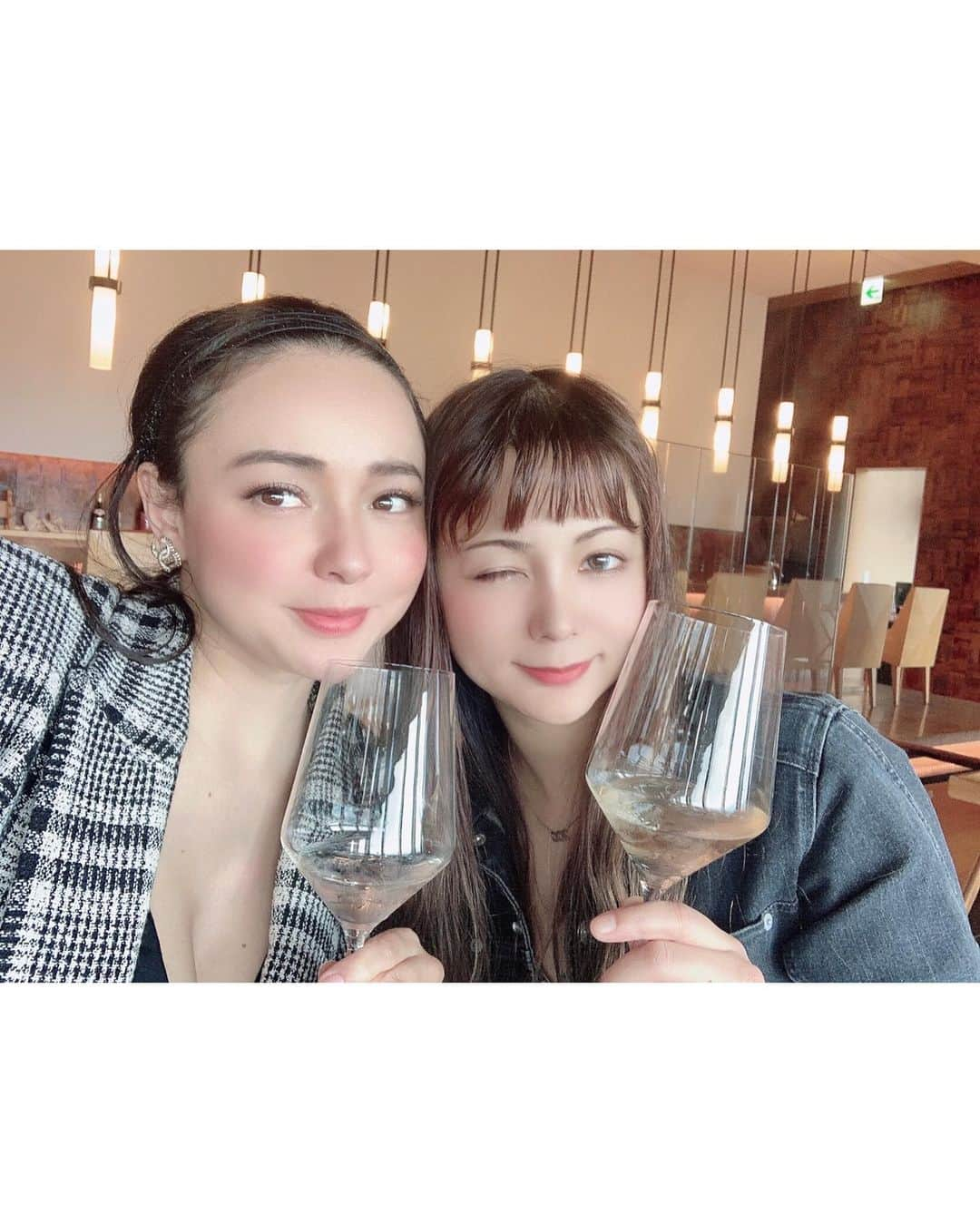 吉田セイラのインスタグラム：「ありがとう😊誕生日にお祝い🥂て嬉しい‼️ 変わらずpower girl @arime0102 に感謝🥲  成長して大人になっていく。いい歳を重ね方をして、HAPPYをお互いに感じて、必要な刺激をもらい、壁にぶつかっても乗り越えていけるpowerをもらえる素敵な歳を重ねていこうね‼️ #love #scawaii #happy #birthday  #gucci #birthdaypresent #15yearsfriendship」