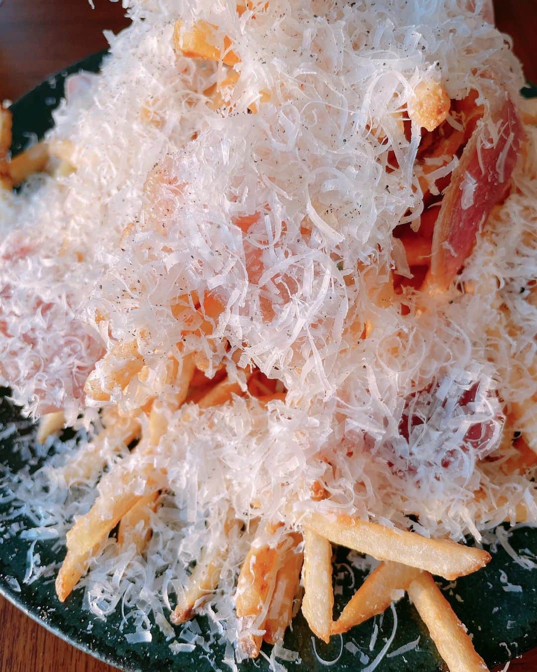 祥子さんのインスタグラム写真 - (祥子Instagram)「好きな食べ物🍟 特に細い方がすき😋  トリュフ塩は何でも美味しくなる🤍 #すき #ポテト #細いポテトが好き #好物 #ぺろり」3月14日 22時47分 - sho_ko.0413