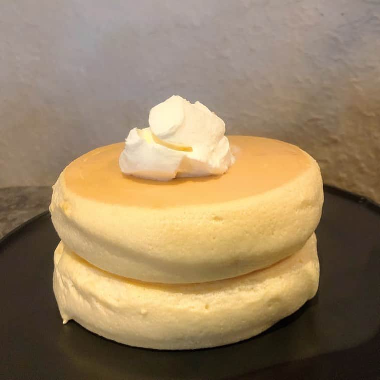 のインスタグラム：「ふわふわのパンケーキが食べたい🥞  #パンケーキ」