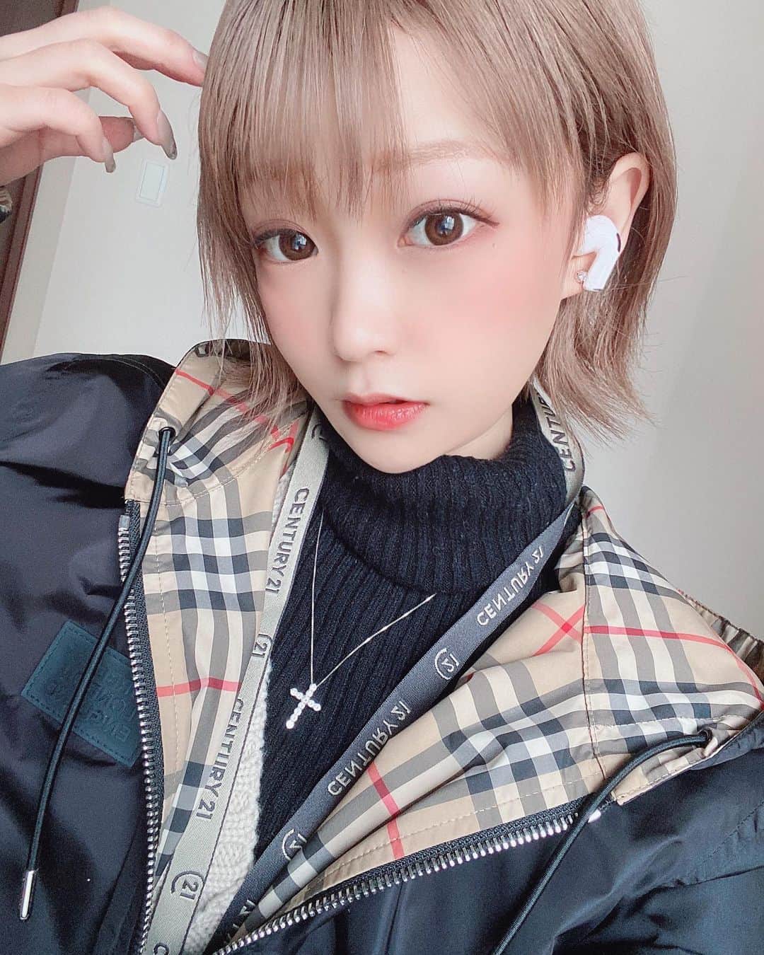 のインスタグラム：「・ 物件の内覧中だって😝😝😝 ふざけず仕事しまーす🥲 ・ #サロンモデル#ヘアーアレンジ#ヘアースタイル#名古屋#ビジョビ#instagood#followme#photooftheday#fashion#selfie#style#makeup#hair#model#ootd#look#nagoya#swag#좋아요#좋아요그램#일상#데일리#팔로우#패션#셀카#셀피#얼스타그램#메이크업#오오티디#데일리룩」