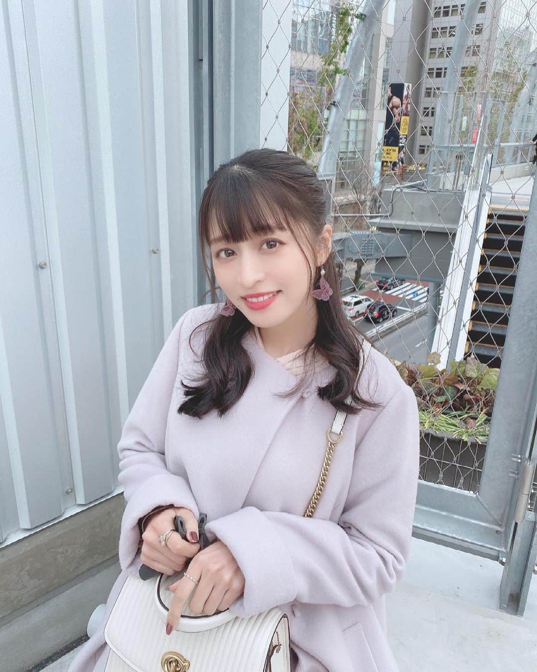 四島早紀さんのインスタグラム写真 - (四島早紀Instagram)「いつかの四島さん💞 お好きでしょ〜〜〜🥰？ふふふ  #Instagram #instagood #fff #likes #likeforlikes #japanese #japanesegirl  #tokyo #shibuya #宮下パーク #miyashitapark #黒髪 #黒髪ロング #黒髪ストレート #ポートレート #他撮り #自然光 #coach #coachbag #ハーフアップ #rirandture」3月29日 19時35分 - saki_shishima