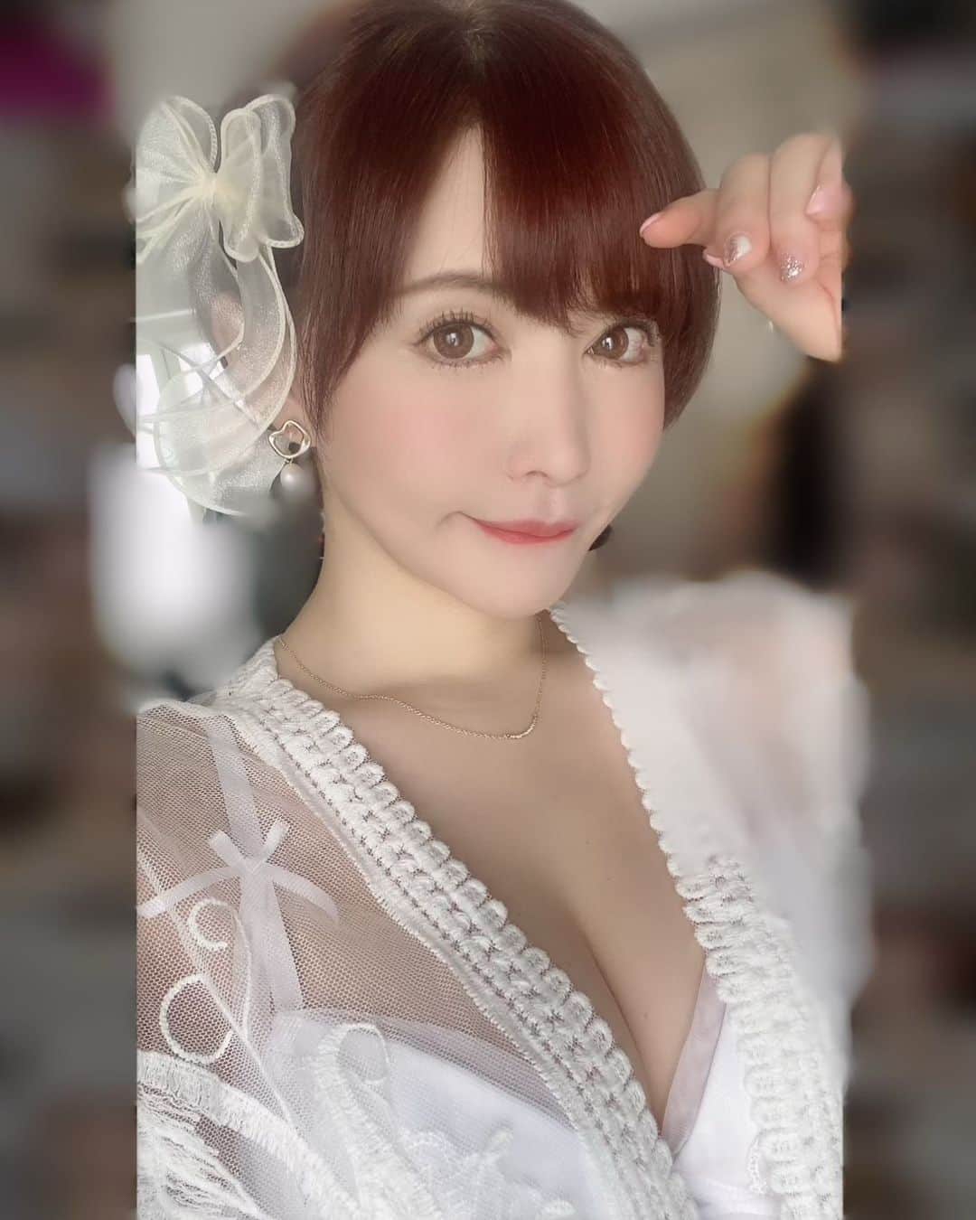 里美ゆりあのインスタグラム：「🌸  #spring #white  #movie #sexy #里美ゆりあ」