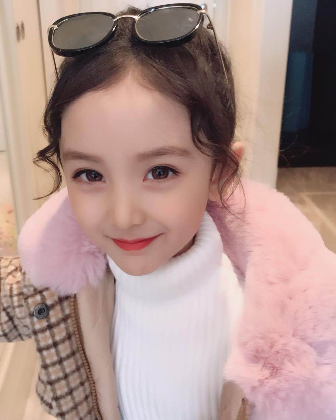 星來のインスタグラム：「美人子役 降臨。 #外国人 #国宝級 #美人 #子役 #美しい #可愛い #いいね返し #インスタ映え #instagood #instalike #f4f #l4l #likeforlikes #likesforfollow #いいねした人全員フォローする #お洒落さんと繋がりたい #美男美女と繋がりたい」