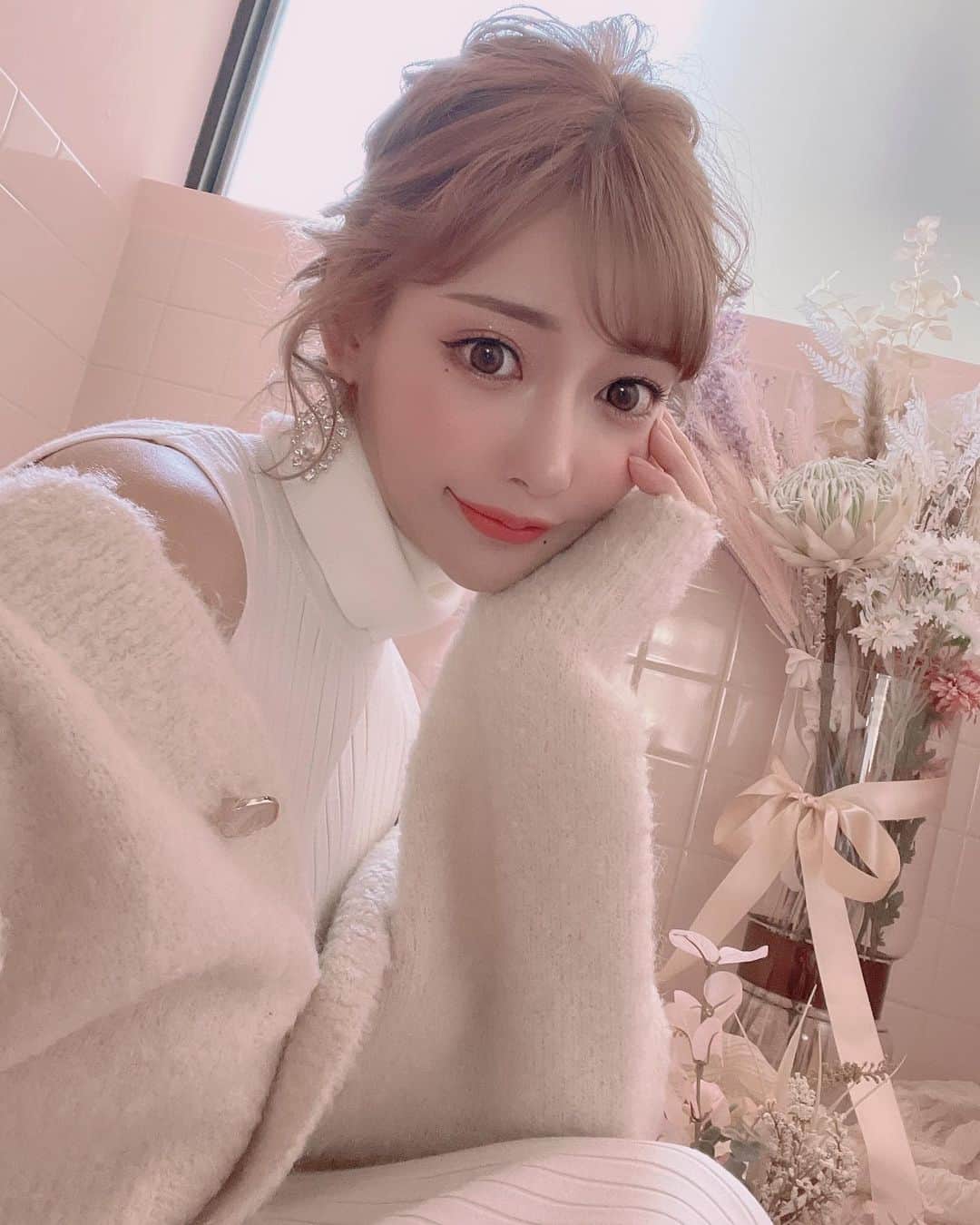 明日花キララのインスタグラム：「春のふんわりめいく🌸🎨」