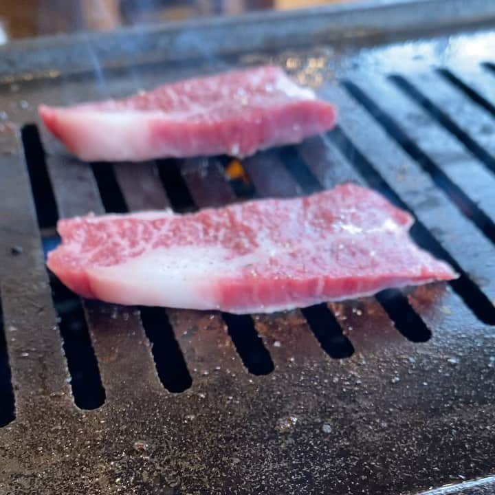 ニッチロー'のインスタグラム：「3月29日  さぁ肉の日  #肉の日 #焼肉 #日本一の焼肉の街生まれ  #飯田焼肉 #飯田焼肉大使 #プロ焼肉選手 #ニッチロー  #ニックロー」