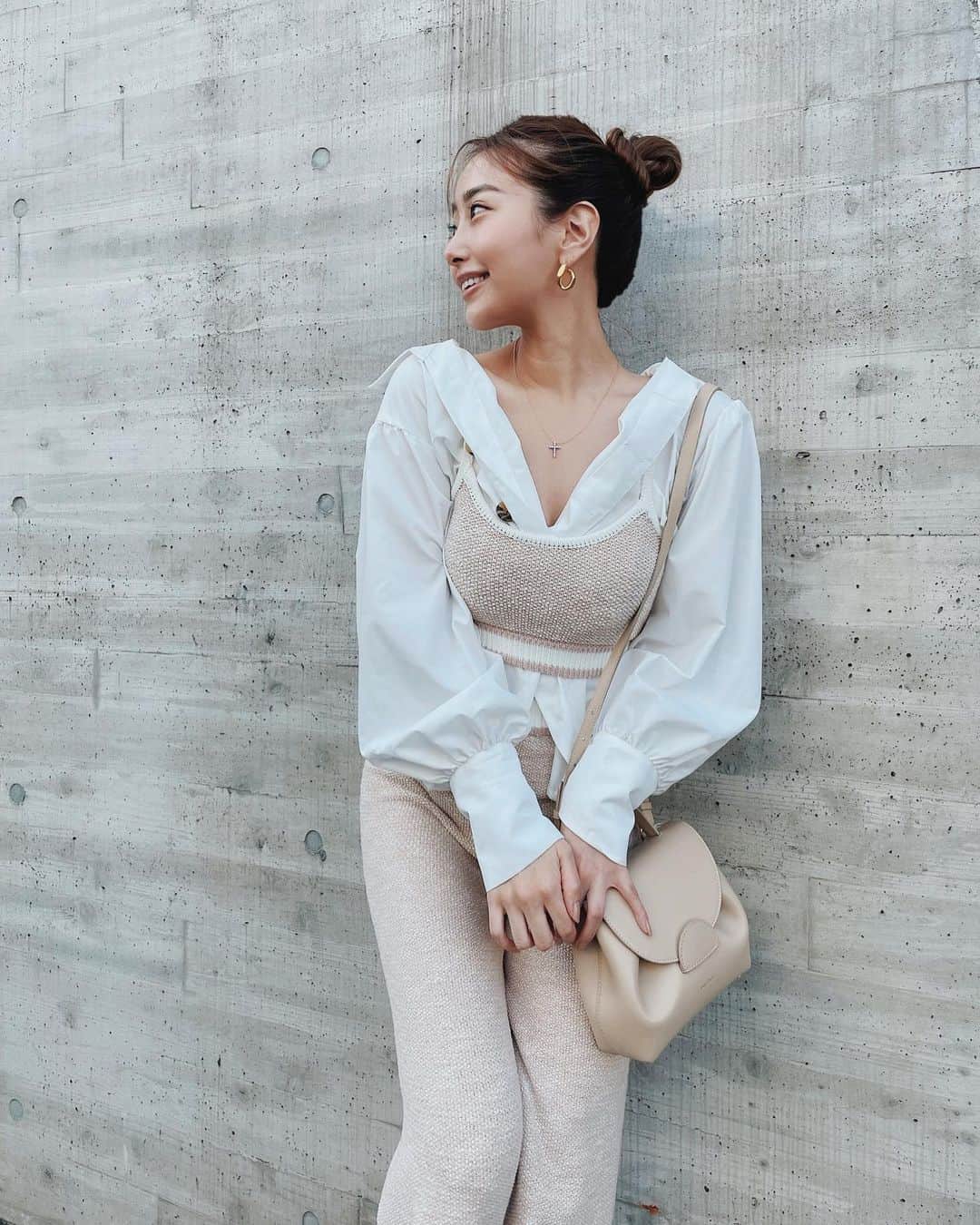 のインスタグラム：「Camel code🤎🤎🤎 👜 @polene_paris  👚　@eimyistoire_official   . Poleneのカバンは 形が可愛くて使いやすくて2つ目✌︎🤍 Thank you @polene_paris」