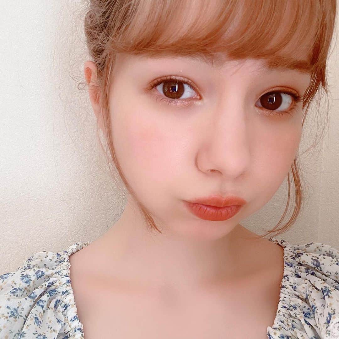 柴田あやなのインスタグラム：「春メイクとお洋服🌸 エピヌのブラウスめちゃくちゃかわいい！やっと着れた〜🙌🏻」