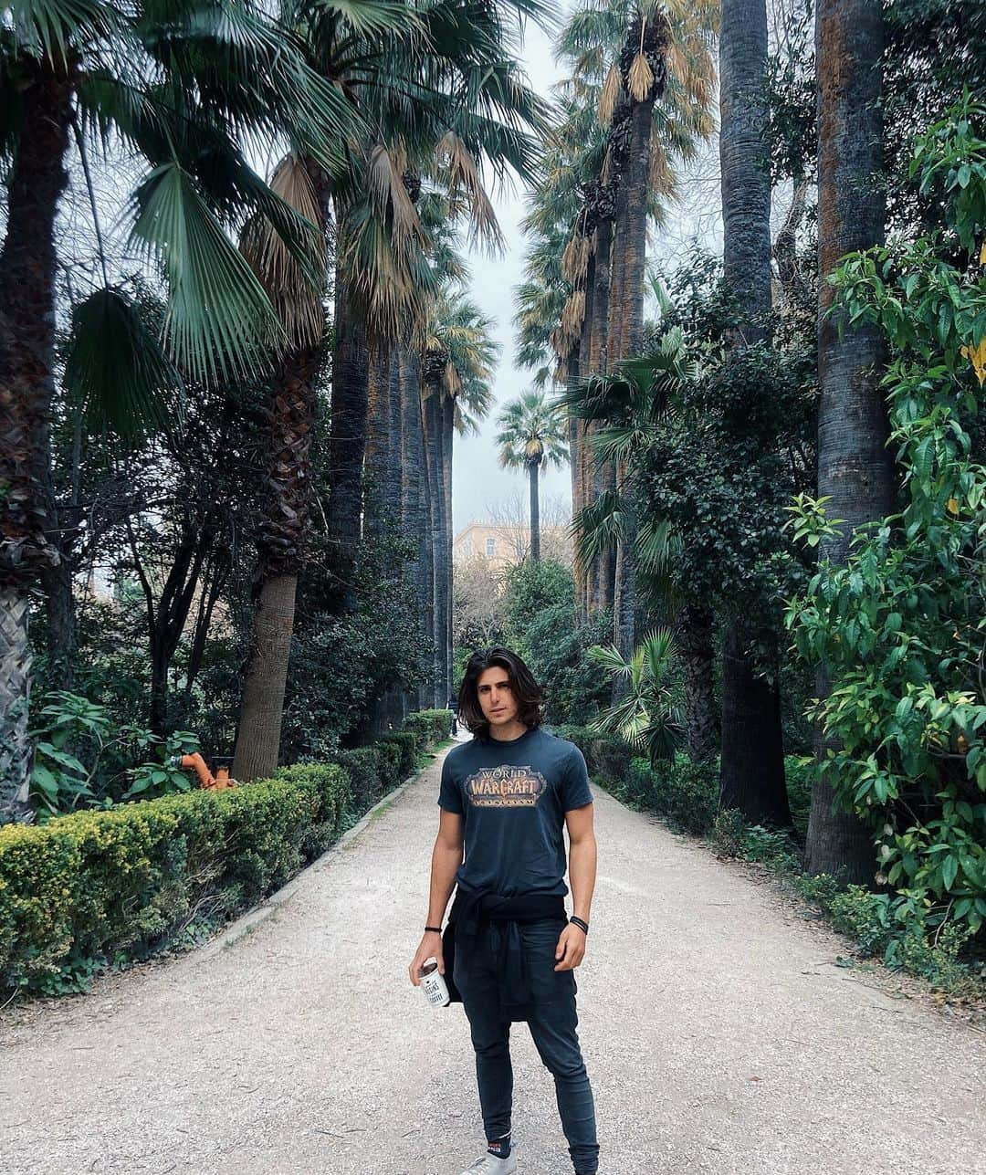 Paris & Simoさんのインスタグラム写真 - (Paris & SimoInstagram)「Athens jungle 🌴 🇬🇷   Jealous of the t-shirt? 😎🤓」3月15日 2時54分 - princeparis