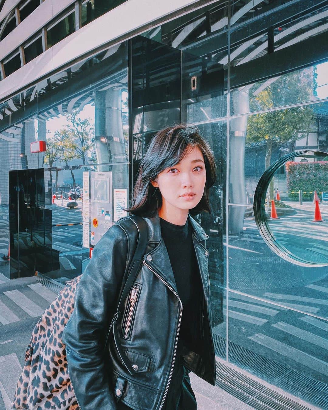 のインスタグラム：「#川原文洋 さんのHairMakeが素敵です📸 #岬優私服」