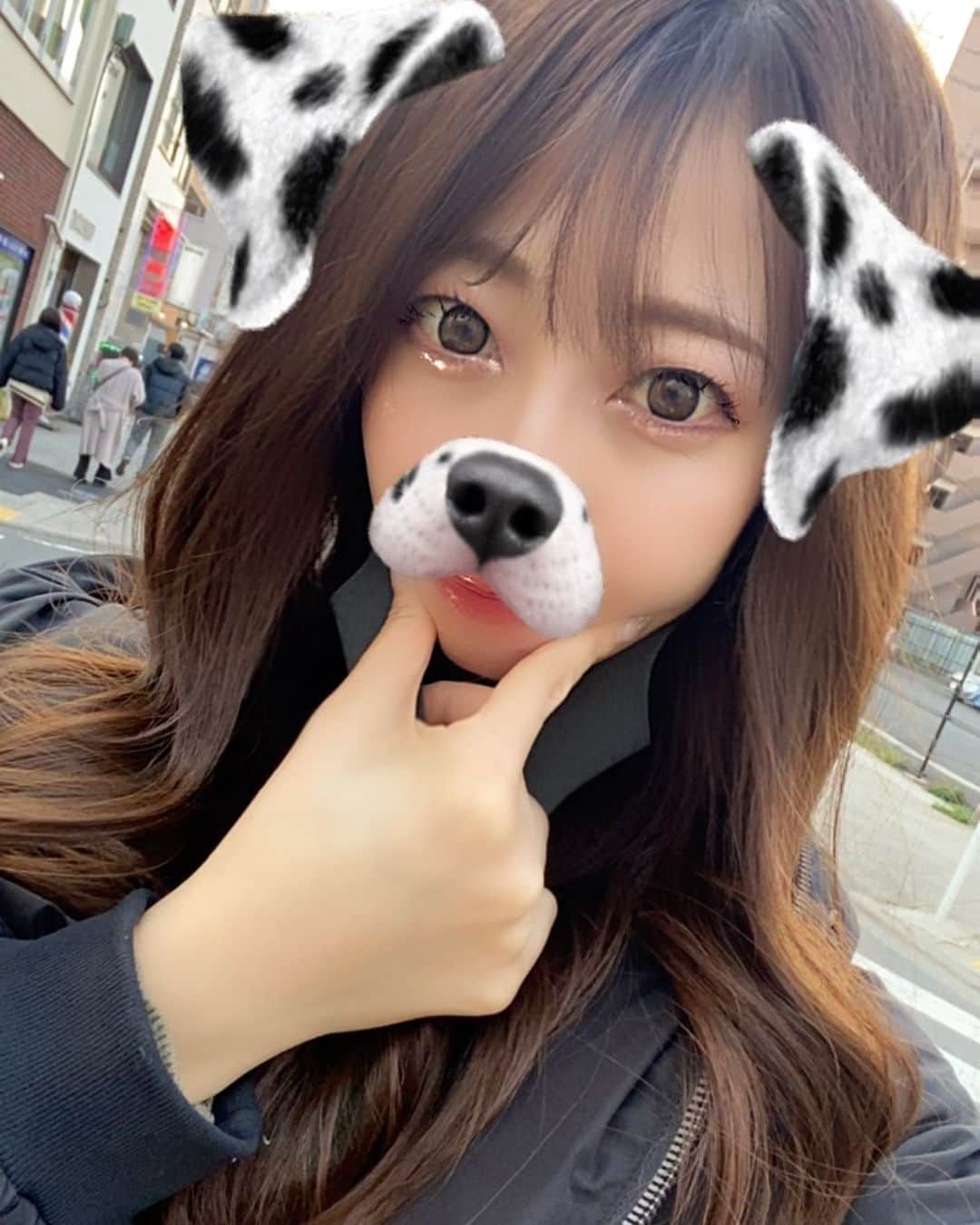 のインスタグラム：「. おはよう🤍🖤 今週も頑張ろ〜✌︎✨ . . . #gm #goodmorning」