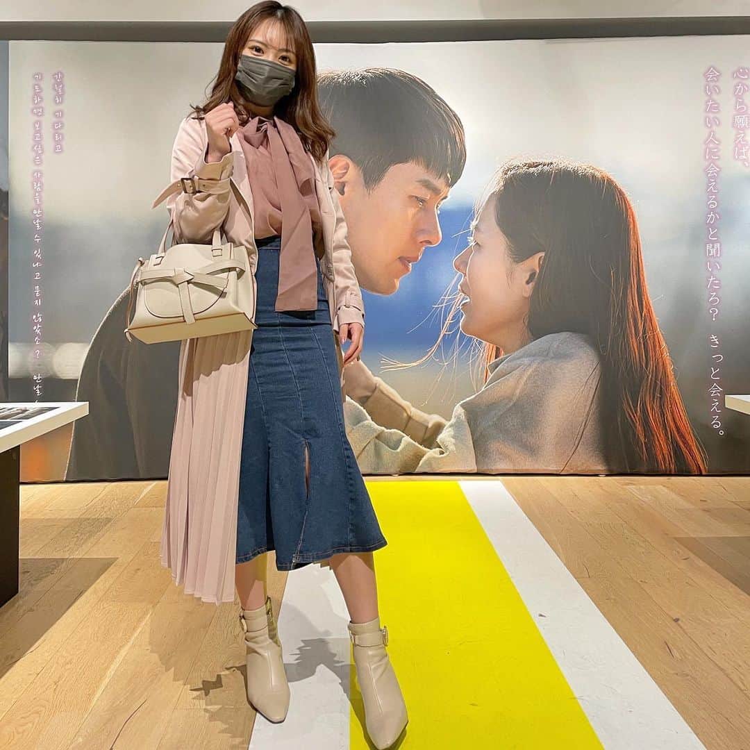 餃子のりさちゃんのインスタグラム：「#愛の不時着展 行ってきたよ💞 韓ドラにハマったきっかけのドラマ🥺  何回も見たけどもう一回見る🦥♥️  #愛の不時着」