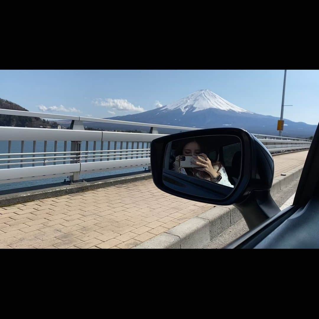 皇咲あゆのインスタグラム：「、 富士山ぱわー🗻💫♡♡ ． #富士山#河口湖#ドライブ🚘#nofilter」