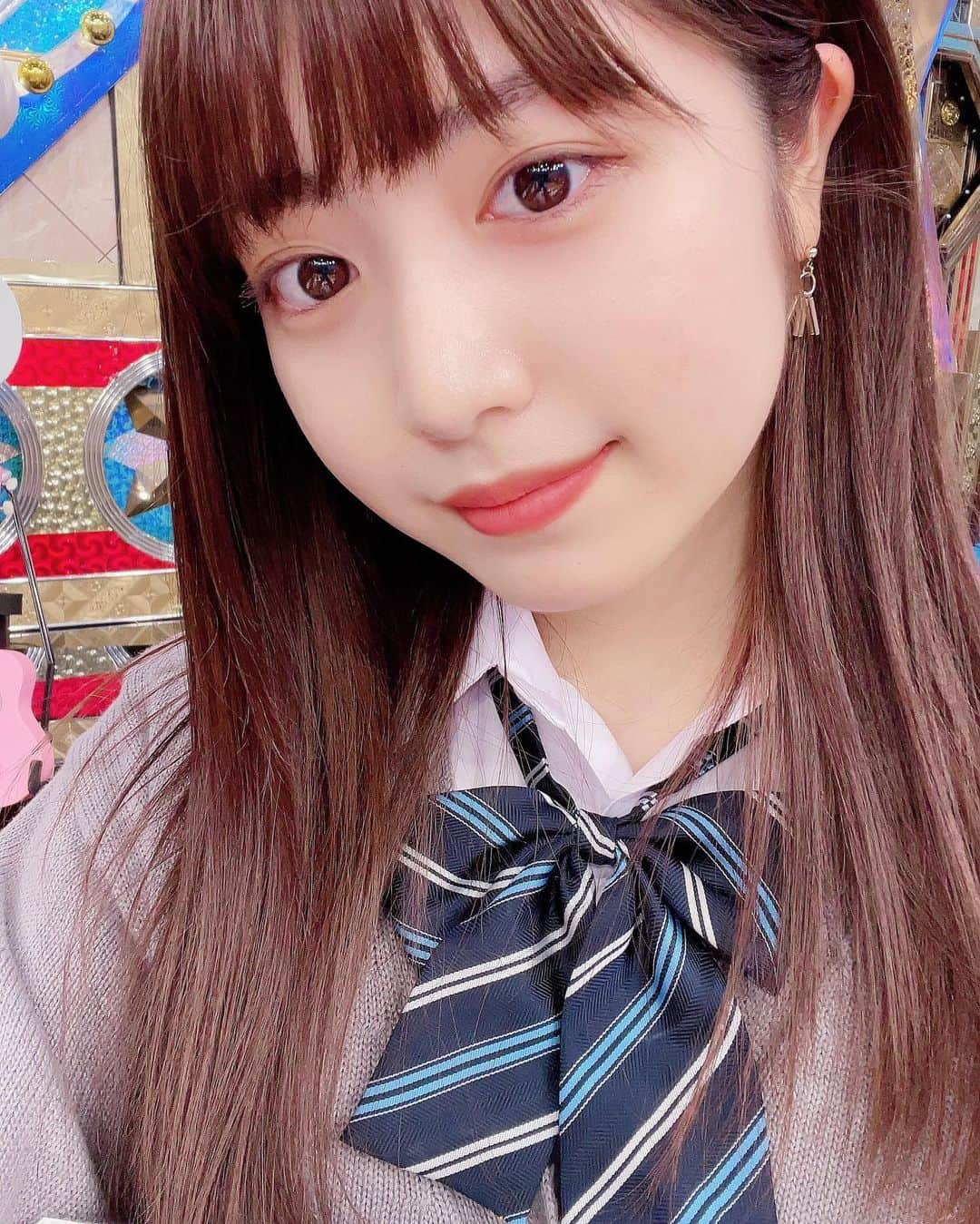 吉田莉桜さんのインスタグラム写真 - (吉田莉桜Instagram)「告知 明日3/16（火）23:59〜日テレ放送『超無敵クラス』に出演致します。 ・ ※関東ローカルです。お間違えなく！ ・ やっぱり10代って最強だと思った🙄💭💓 それでは 皆様、チェック宜しくお願い致します。 #超無敵クラス #また制服着た #まだいけるな #チェックよろしくお願いします」3月15日 20時01分 - yoshida_rio_official