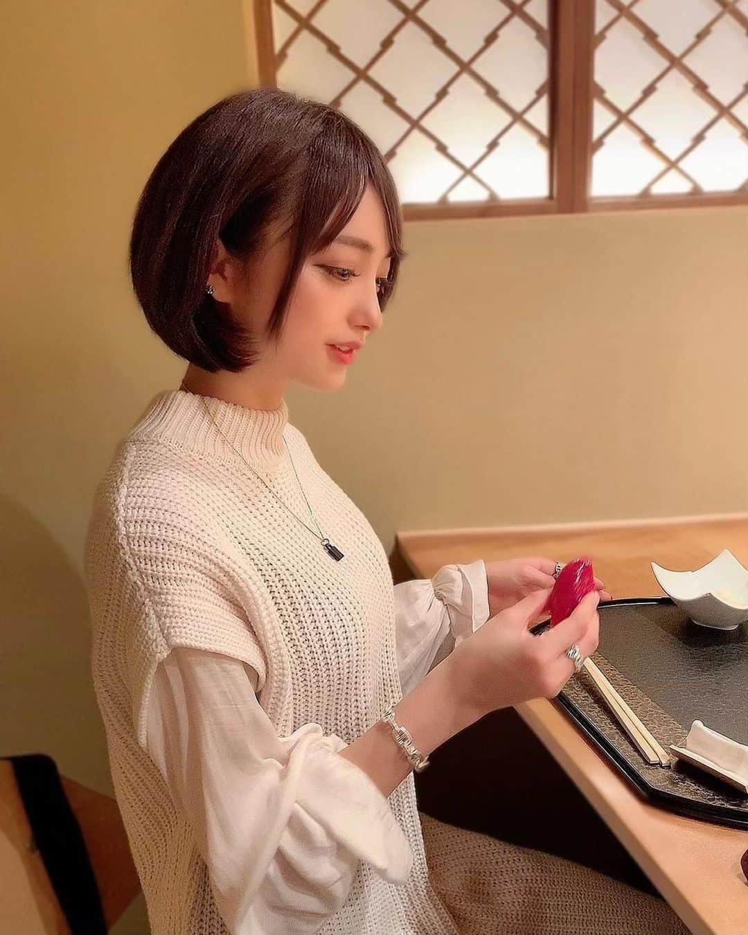 サキ吉さんのインスタグラム写真 - (サキ吉Instagram)「お寿司大好き🤤🍣✨ 西麻布に1月にオープンしたお寿司屋さんの【鮨やま田】に行ってきました🐟 @sushi.yamada.nishiazabu ． 全部美味しくて量も多いです👌 満足感高いです！！ 特にイカ、白魚、アナゴはふわふわで溶けて感激🥲💕 握りはもちろんだけどホタルイカをしゃぶしゃぶして作ったお椀や、桜餅などつまみも美味しくて🥺💓 ． 若き大将のこだわりが感じられたお店でした💕 また行きたいです🍣 ． #鮨やま田 #鮨 #寿司 #sushi #優しい寿司 #omakase #西麻布グルメ #西麻布ディナー」3月15日 11時44分 - sakikichi1201