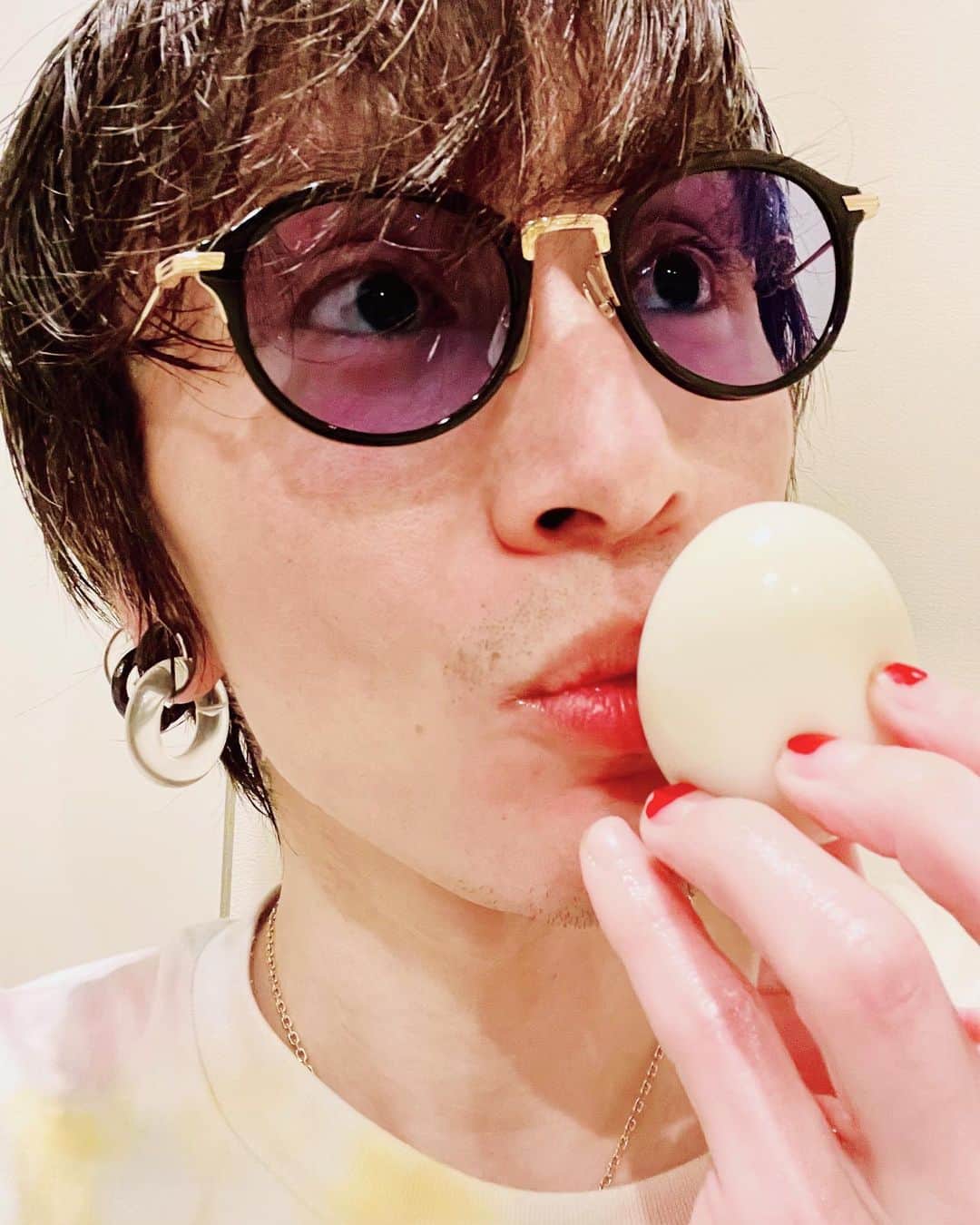 関ジャニ∞さんのインスタグラム写真 - (関ジャニ∞Instagram)「.  昨日マルがあげてたからボクも！ 白いものといえばで身の回りを探したらこれがすぐ見つかりました🥚 毎日作ってるゆで卵。笑 だから撮ってみた〜😄 いつも支えてくれて有難う‼︎✨  #ホワイトデー #thanks #安田章大 #関ジャニInstagram」3月15日 11時59分 - kanjani8_official