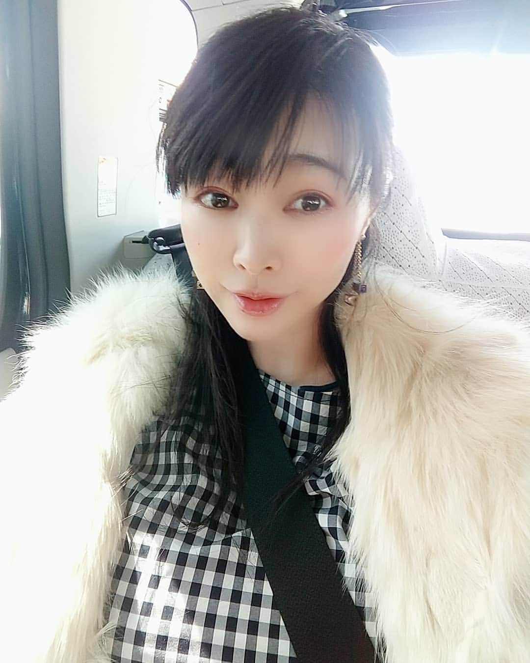 松坂南さんのインスタグラム写真 - (松坂南Instagram)「こちらは、移動中～🎵  #グラドル自画撮り部  #model #selfie  #美肌  #白肌  #透明美白  #透明感」3月15日 12時14分 - minami_matsuzaka