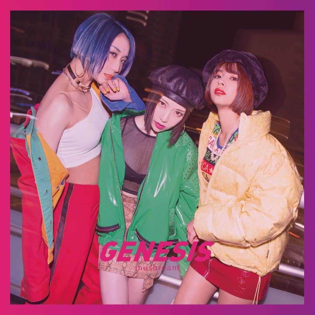 のインスタグラム：「#mushream 2021年3月24日 début  #photography #girls #music #artist  #japanese  #shorthair #japanesegirl #makeup #CD #colorful   定期プロフィール🥀  #くびれ 55cm #おしり 1m #砂時計くびれ #脚  #レースクイーン #グラビアアイドル #talent #mixgirl  #骨格ストレート #トレーニング女子 元 #美容部員 #茶髪ショート #日焼け肌 #ショートカット」