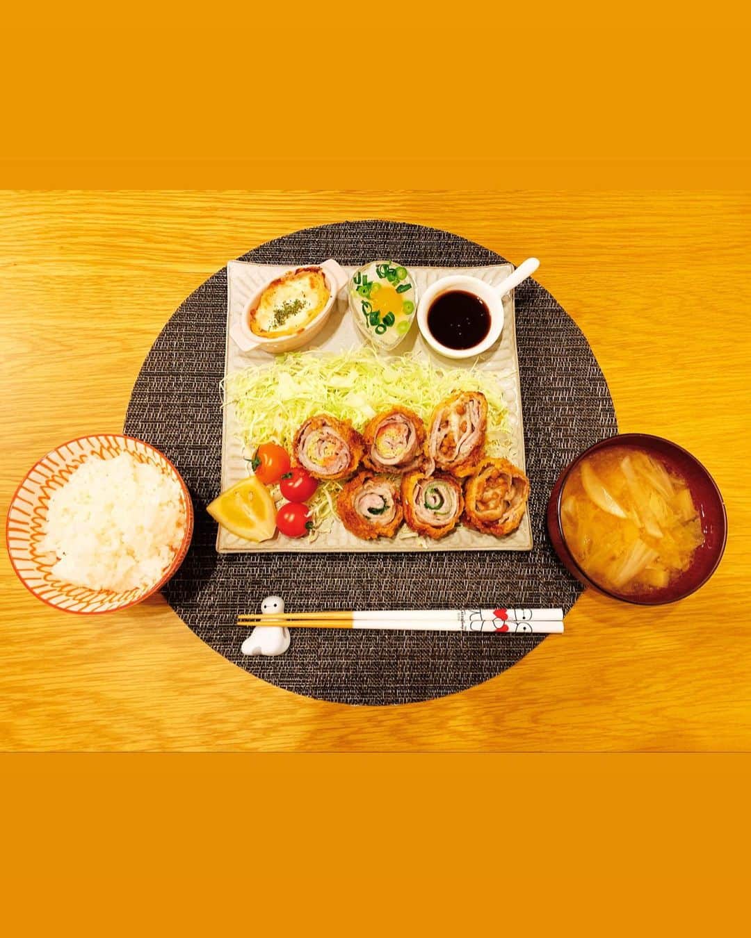 間宮梨花のインスタグラム：「#りかちゅう飯 #旦那ご飯 #ロールカツ #献立 #夜ご飯 #お家ご飯」