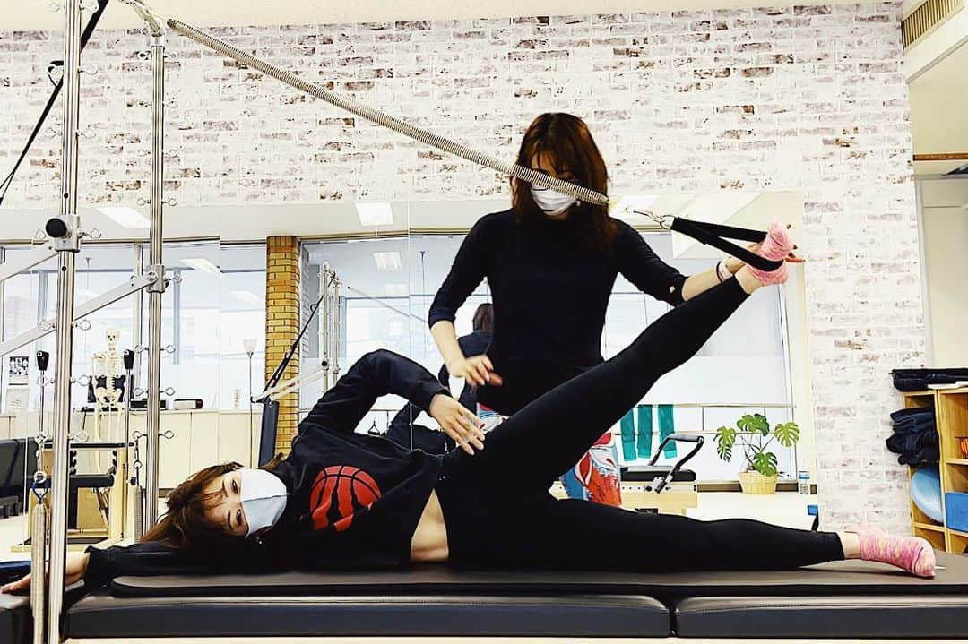 吉田知那美さんのインスタグラム写真 - (吉田知那美Instagram)「・ pilates training🤸‍♀️ @abashiri.keepact ・ #training #pilates #ピラティス @raptors 🦖」3月15日 14時59分 - chinami1991