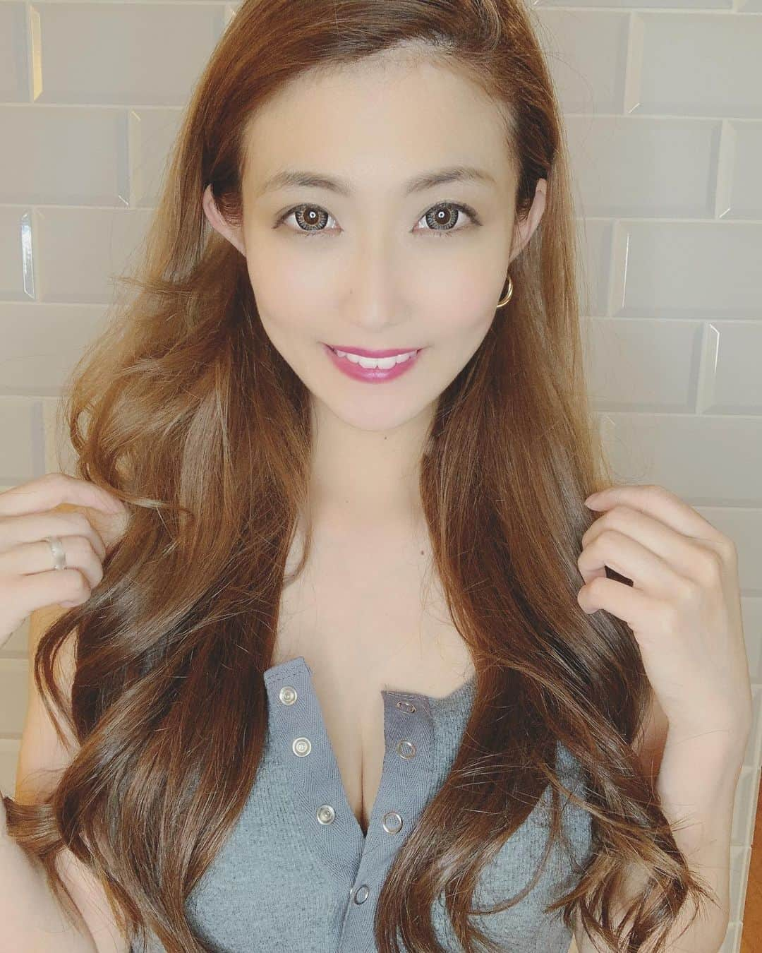 美月りょうのインスタグラム：「最近新しい趣味探してる なんかないかなー   #福岡#中洲#歌舞伎町#すすきの#北新地#ミナミ#名古屋#錦#キャバクラ#ガールズバー#ニュークラブ#ラウンジ#クラブ#朝キャバ#昼キャバ#朝昼キャバ#キャバ#キャバ嬢#ホステス#キャバドレス#ヘアセット#ヘアメイク#ポケパラ #ナイツネット#キャバキャバ#AV女優#宣材写真#モデル#美月りょう#博多」