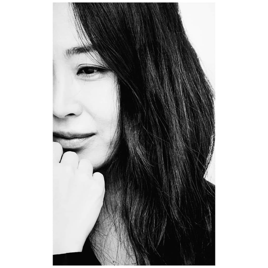 ソン・ユナさんのインスタグラム写真 - (ソン・ユナInstagram)「🤭」3月15日 15時58分 - songyoona2015