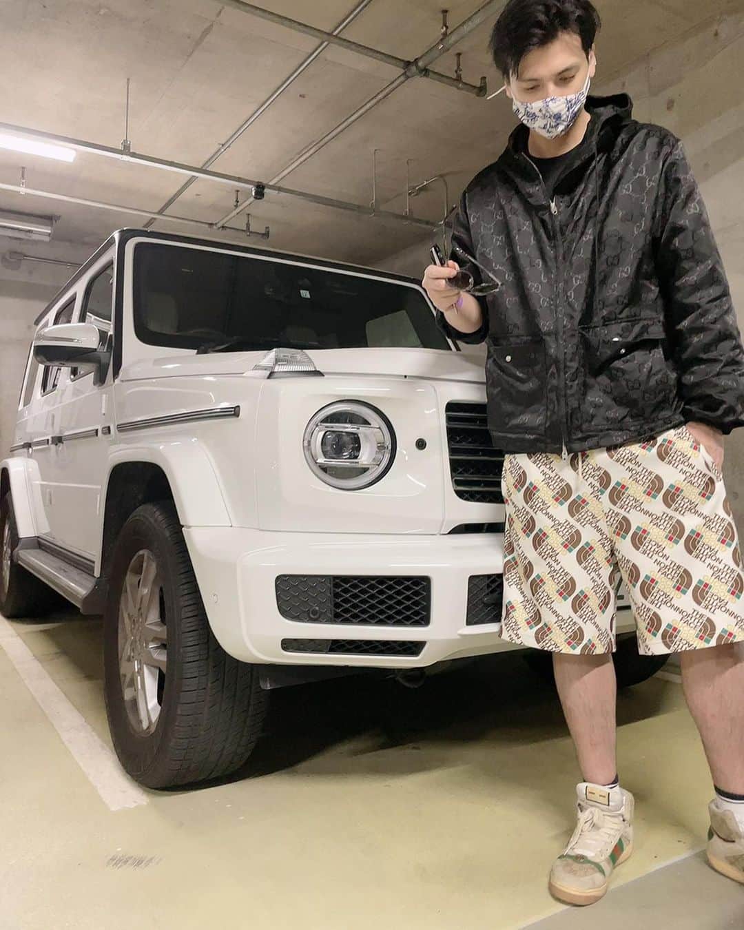 アレクサンダーのインスタグラム：「ヤッホイ  #gucci #guccinorthface」