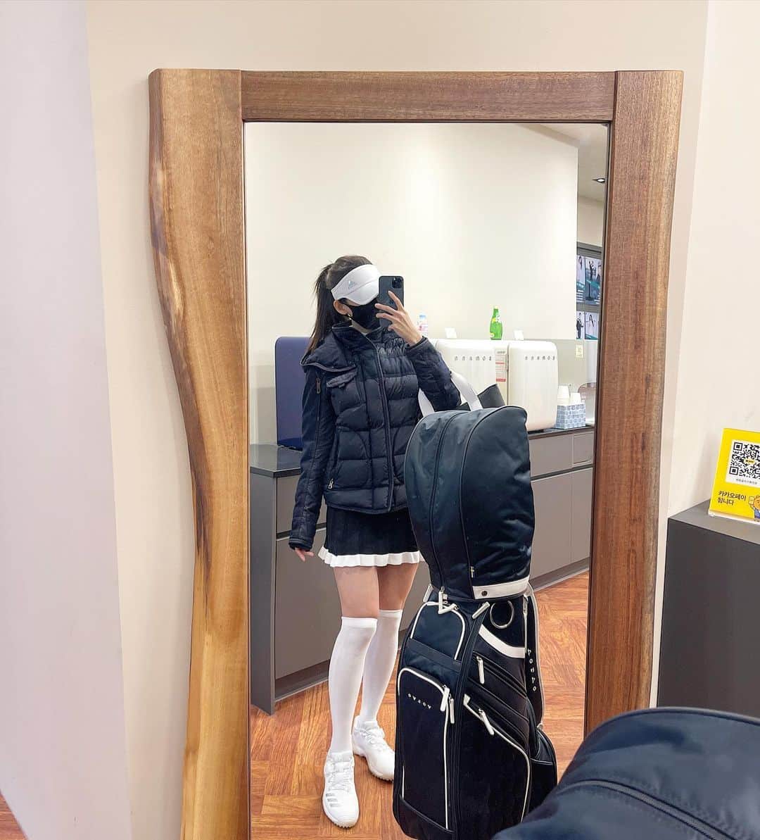 ホ・ヨンジュ のインスタグラム：「#골린이 머리 올리는 날 D-1 @hyun._.juuuu  현주프로님께 오늘도 2시간 스파르타 교육받기🔥 😘 두근두근!」