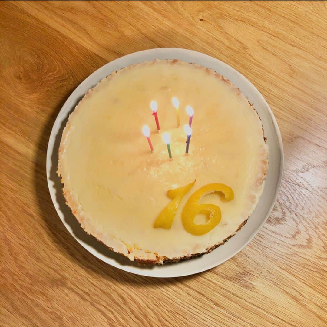 雨宮塔子さんのインスタグラム写真 - (雨宮塔子Instagram)「Bonne anniversaire Masaya 🎉  私に生まれてきてくれてありがとう  #ホワイトデーが誕生日ってどうよ #毎年日本にいるパパ #去年はパンケーキ屋さんだったね」3月15日 17時33分 - amemiya.toko