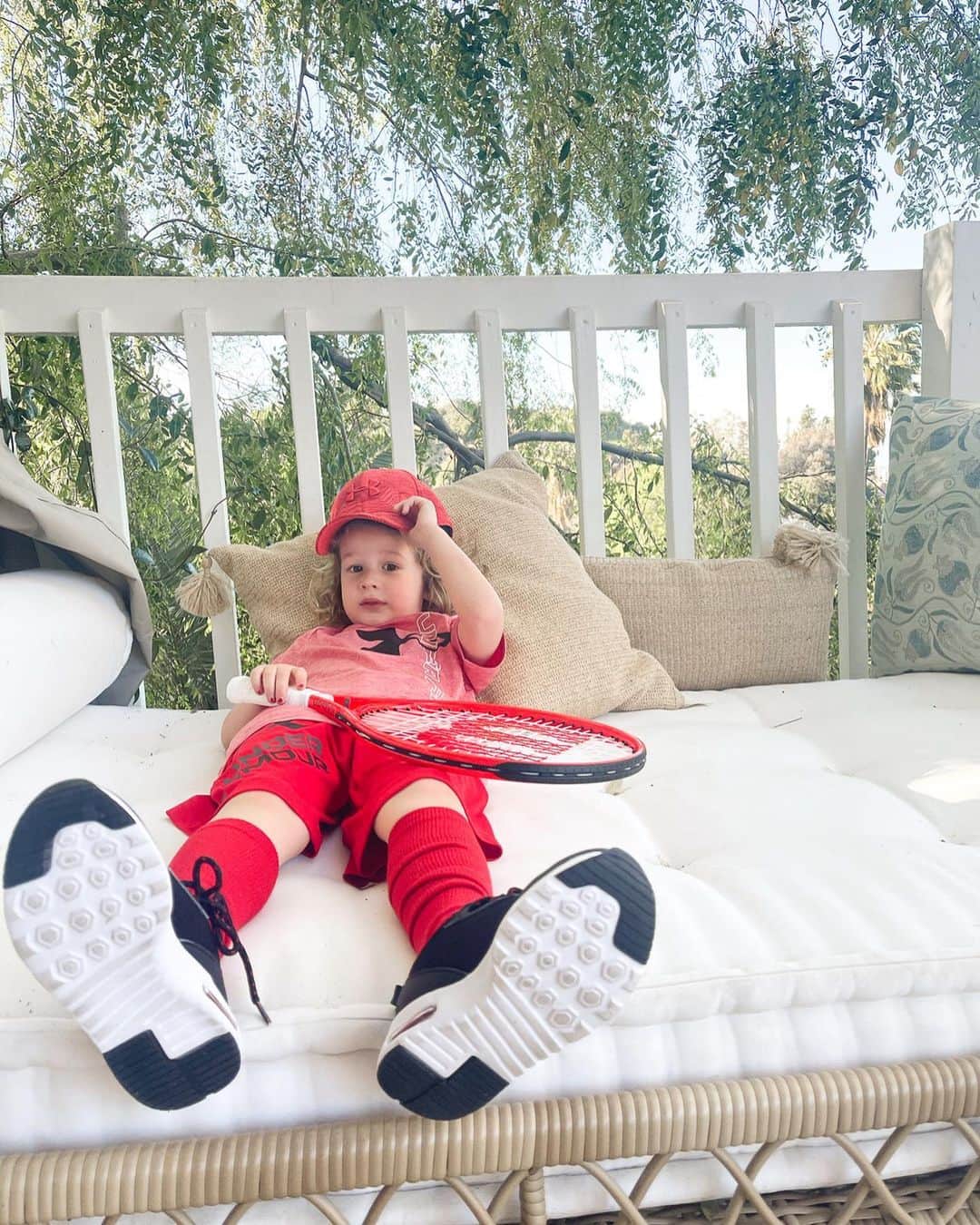 ホイットニー・ポートのインスタグラム：「Cannot wait to be an official snack mom. I’ve always been an unofficial one, but now it’s legit! I need to start practicing cutting perfect orange slices. Any tips? Also, not sponsored by @underarmour yet but we’re working on it.」