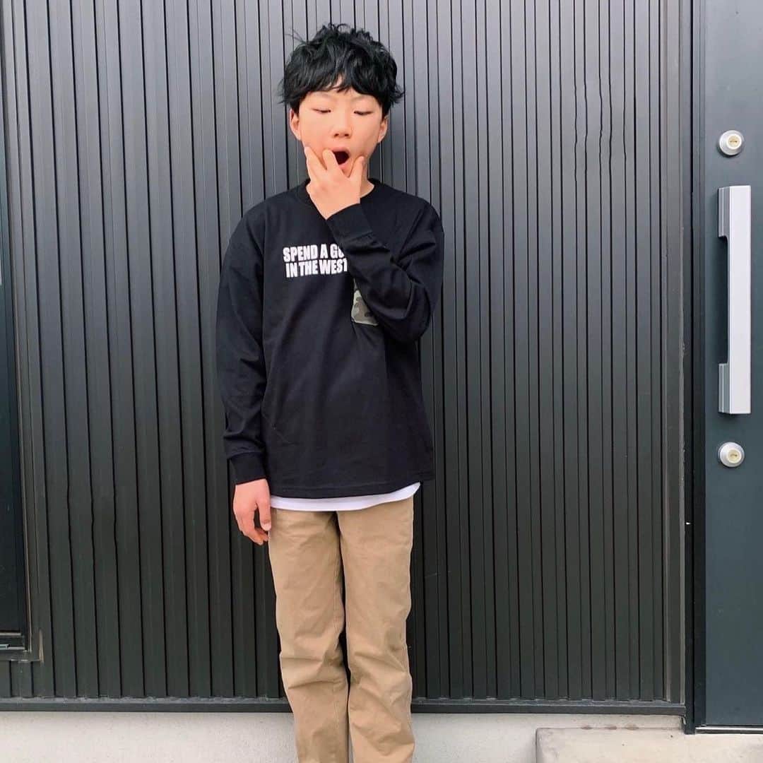 GLAZOSのインスタグラム：「. . ＼pick up items／ . . @aaaiii579171122 様. 👑VORTEXドロップショルダー異素材ポケットロゴ長袖Tシャツ . . @rikugaku0106 様. 👑 4wayストレッチ・スタンドジップアップジャケット 👑 4wayストレッチ・ベルトデザインパンツ . . #repost #ありがとうございます！ 素敵な着こなしをありがとうございます♡😊 . . #glazos #kidsfashion #kids #kidsootd #kids #kidscoordinate #男の子 #子供服 #wear #小学生男子 #小学生 #ジュニア服 #中学生コーデ #長袖tシャツ #シンプルコーデ  #春服コーデ #春服」