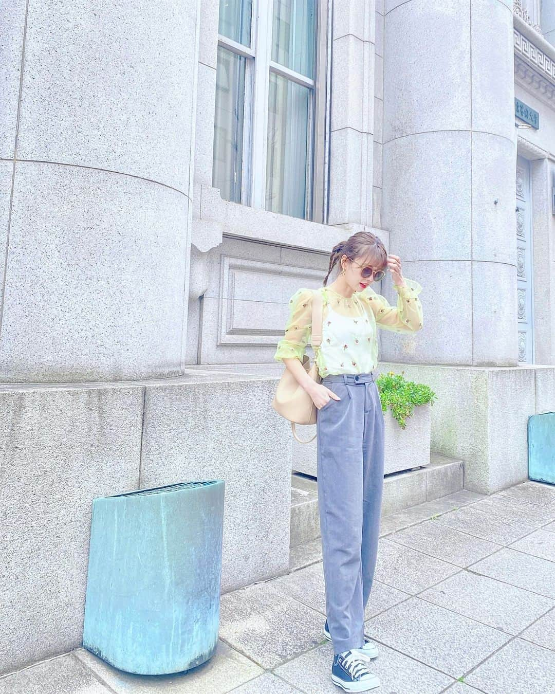 山崎春佳さんのインスタグラム写真 - (山崎春佳Instagram)「🌷💚  先日のしふくデス。🐰  top: @zara  pants: @pivot_door sneakers:  @converse   #me #tbt #ootd #outfit #pivotdoor #yokohama #glasses」3月15日 20時30分 - haruka_yamazaki